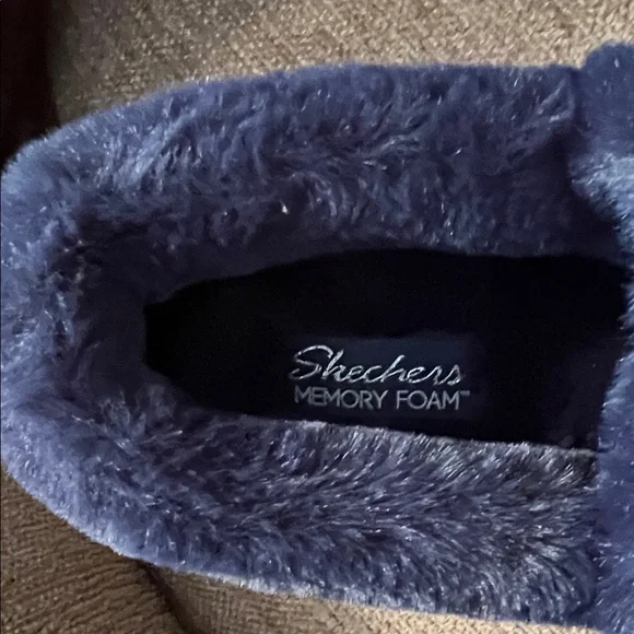 NWOT Skechers Women's Cozy Navy Slippers - Picture 3 of 5